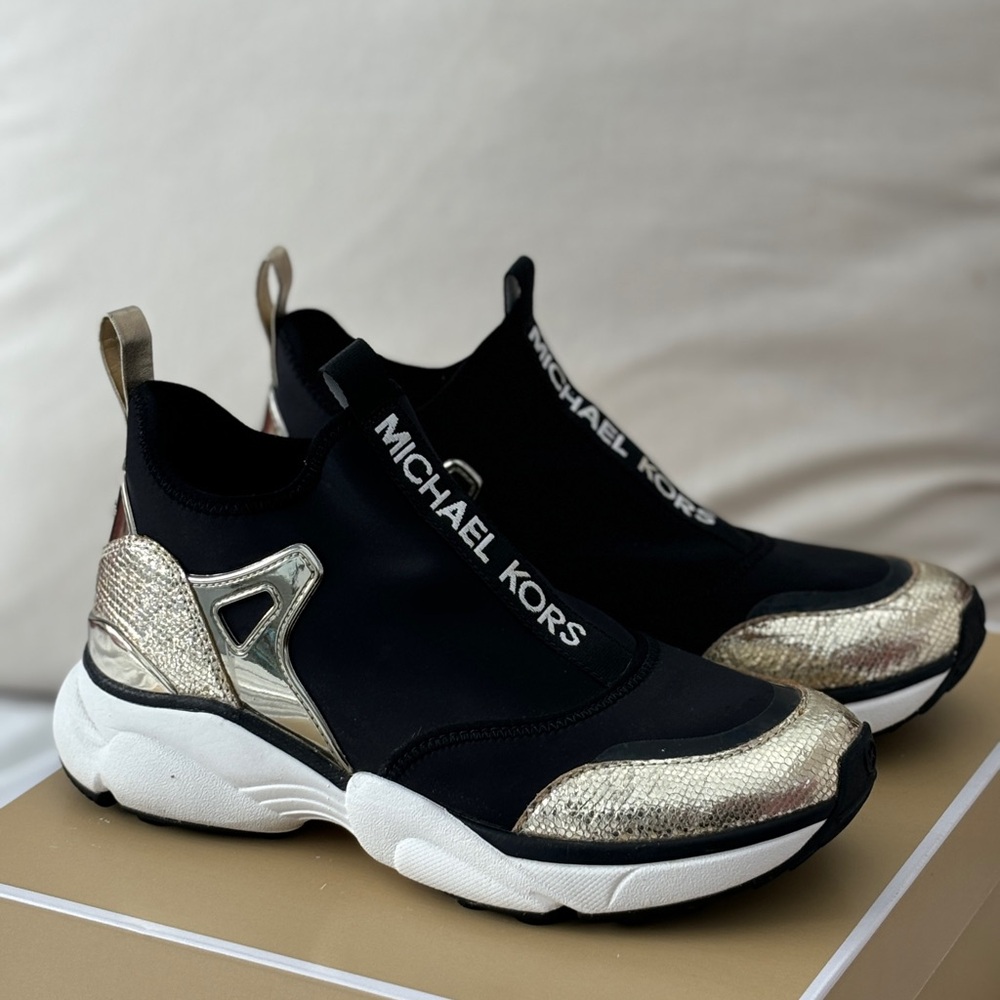 Michael kors willow slip on scuba sneaker black and gold size 8.5 - Picture 2 of 10